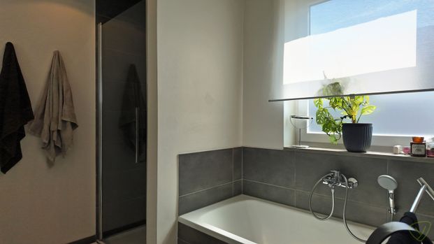 Modern wooncomfort in een rustige, residentiële omgeving te Eeklo! - Photo 1
