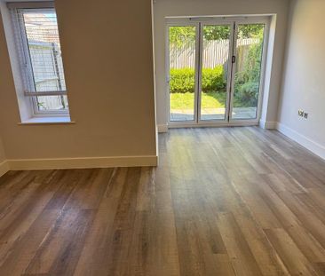 3 bedroom semi-detached house to rent - Photo 3