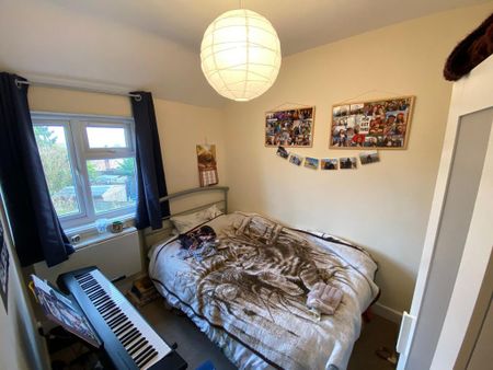 3 bedroom semi-detached house to rent - Photo 2