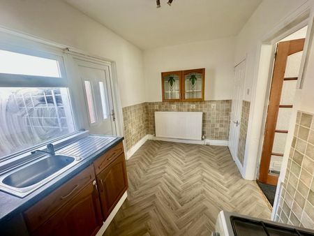 2 bedroom House To Let - Photo 2