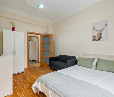 Calle de Cartagena, Madrid, Community of Madrid 28028 - Photo 5