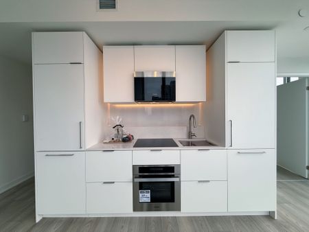 For Lease - 1 Fairview Road Unit# 1009, Mississauga, Ontario - Photo 2