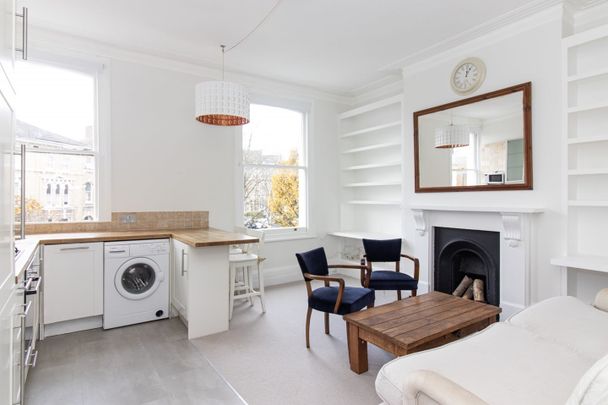 2 Bed Flat, Burlington Gardens, W3 - Photo 1