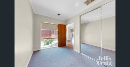 STUNNING SPACIOUS VILLA - Photo 4