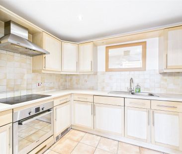 Quadrant Court, Reading Quadrant Court, Reading - Photo 1