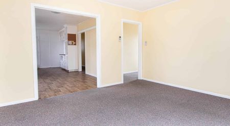 Charming 3 Bedroom Home - Photo 4