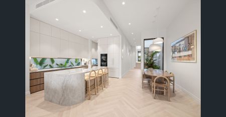 Stunning Newly Built Duplex with Luxury Finishes, Pool, and Direct Access to Tyagarah Park - Photo 4