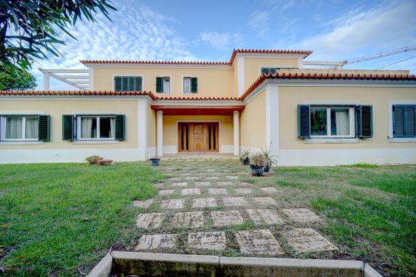 Moradia T6 com Piscina e Jardim na Costa da Guia em Cascais - Photo 1