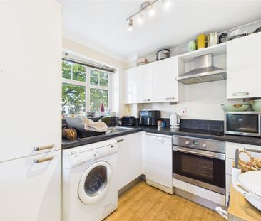 1 bedroom Flat in Wentworth Place, Camberley - Photo 3