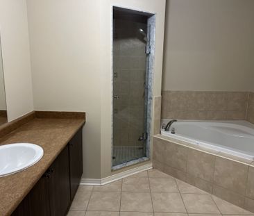 For Lease - 138 Degrassi Cove Circle, Brampton, Ontario - Photo 2