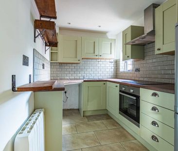 2 bed Flat for rent - Photo 5