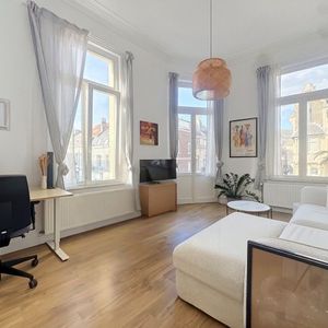 Appartement te huur in Elsene voor € 1.200 met 1 slaapkamer - Photo 2