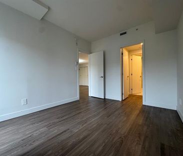 285 Boul. Hymus - Photo 6