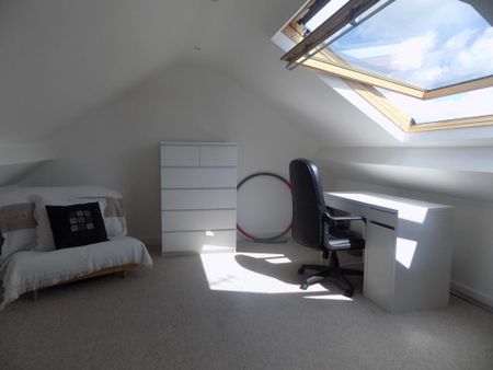 3 bedroom terraced house to rent - Photo 2