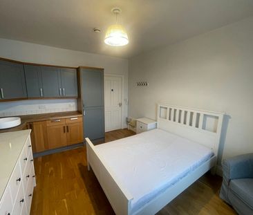 House share to rent on - Photo 4
