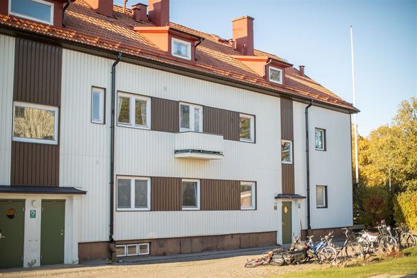 Vingåkersvägen 17 B - Foto 1