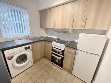 Windsor Mews, Adamsdown Square, Cardiff - Photo 3