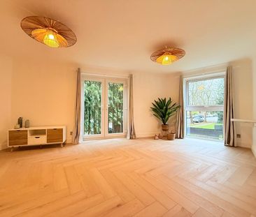 The Quinneys, Farnborough, Hampshire, GU14 - Photo 2