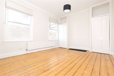 Charming two bedroom cottage set on a sought-after road close to Church Street. - Photo 5