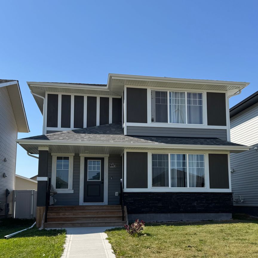 Beautiful 4 Bed 3.5 Bath Full House in Timberlands - Photo 1