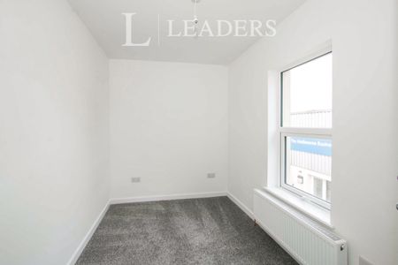 2 bedroom apartment to rent Shelbourne Road, Bournemouth, BH8 - Photo 3