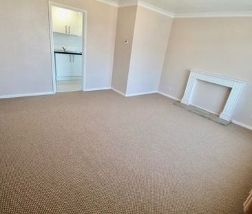 2 Bed Flat, The Larches, LU2 - Photo 1