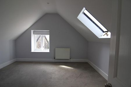 4 bedroom detached house to rent - Photo 4