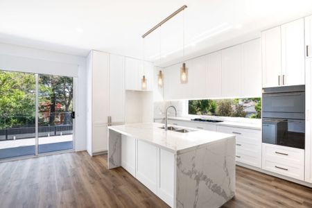 Renovated luxurious family home moments from Maroubra Beach - Photo 4