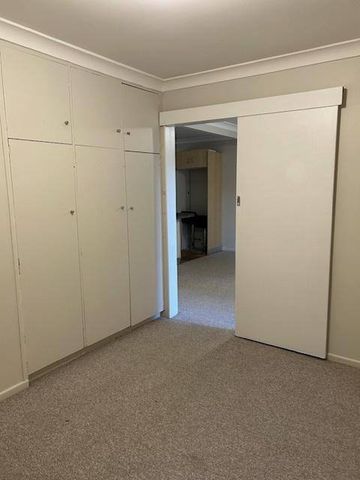 CENTRAL LOCATION - Photo 4