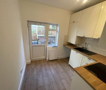 2 bedroom terraced house to rent - Photo 5