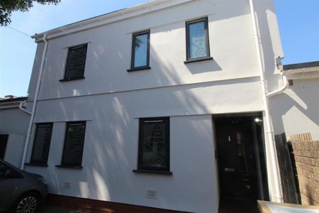 6 bedroom flat to rent - Photo 5