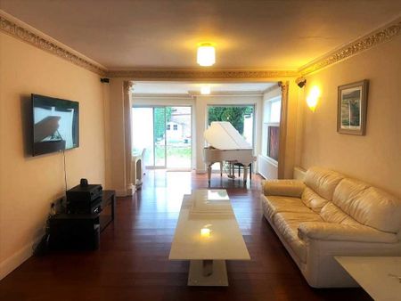 4 bedroom detached house to rent - Photo 3