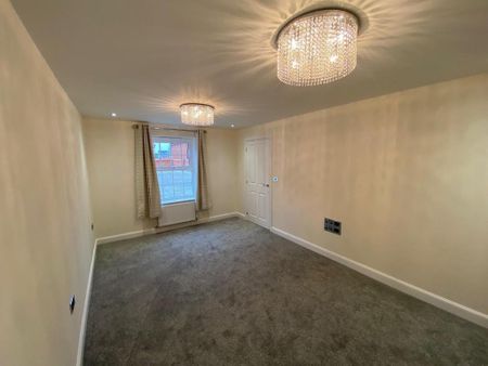 4 bedroom detached house to rent - Photo 2