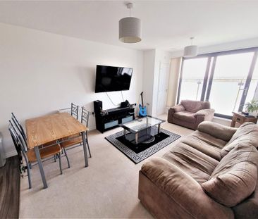 2 bedroom flat to rent - Photo 2