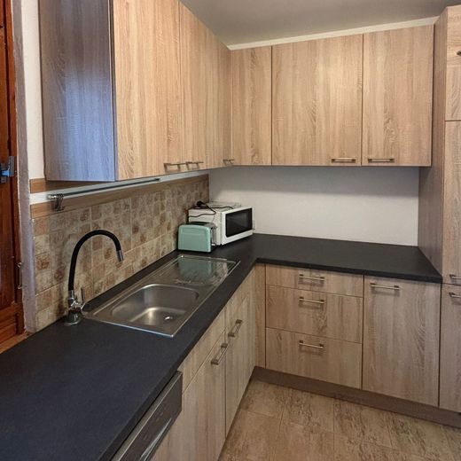 Prenájom 2 izb bytu v centre BA pri hrade - Fotografia 1