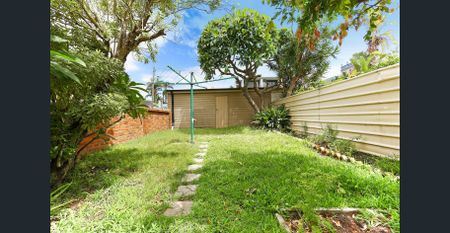 Large Garden Apartment - Photo 5