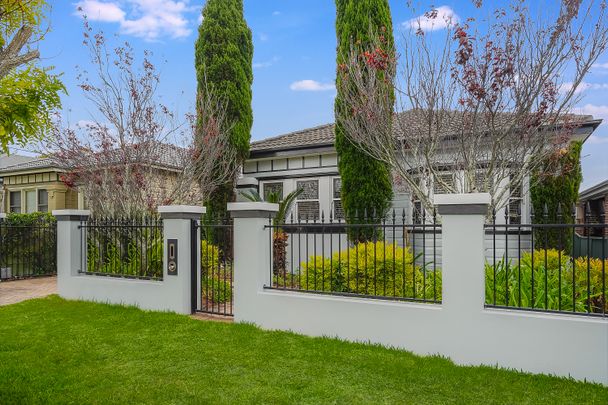 24 Freyberg St, New Lambton NSW 2305 - House For Rent | Domain - Photo 1