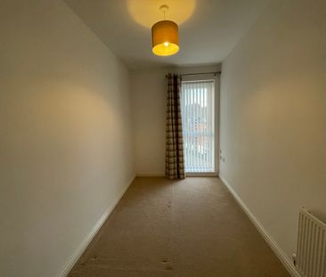 2 bedroom Apartment to let - Photo 2