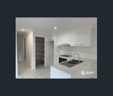 Spacious 3 Bedroom home. - Photo 1