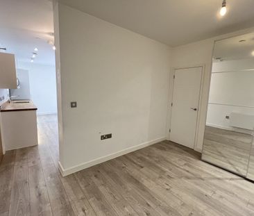 Edinburgh Gate - Photo 4