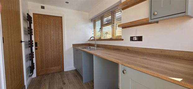 Fairview, Hereford - Photo 1