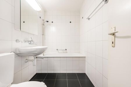 Moderne 2.5 Zimmerwohnung mit Balkon - Foto 3