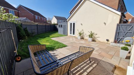3 bed detached house to rent in Mills Drive, Wellington - Photo 2