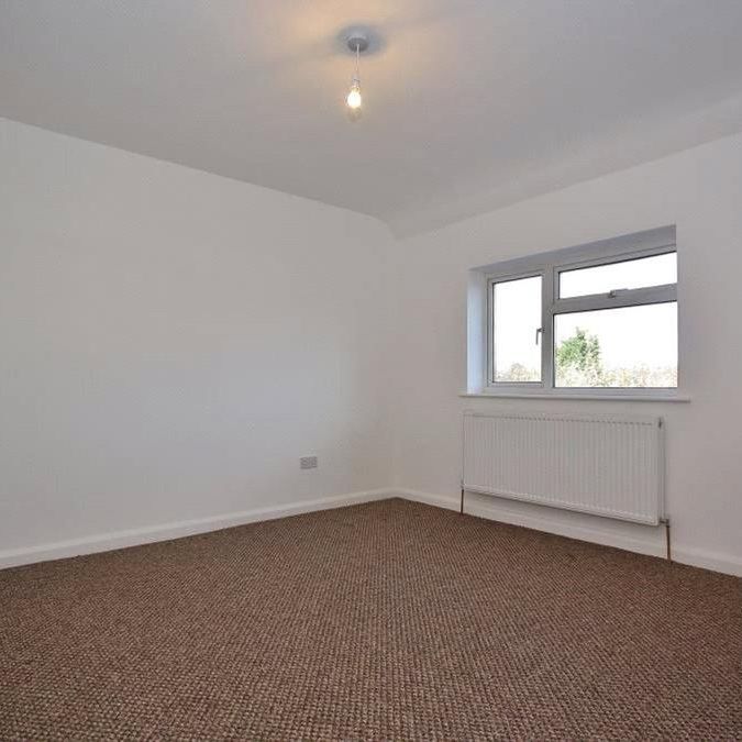 6 bedroom semi-detached house to rent - Photo 1