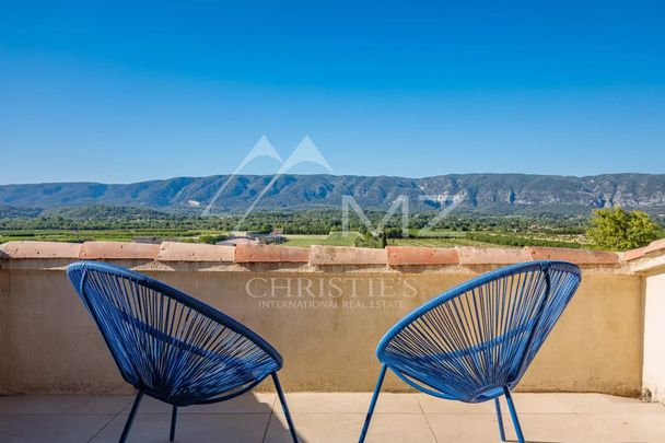 Gordes - Belle maison de vacances avec piscine chauffée et vue exceptionnelle sur le Luberon - Photo 1