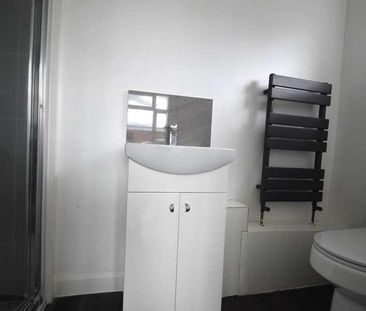 Clarendon Road, Ashford, TW15 - Photo 2