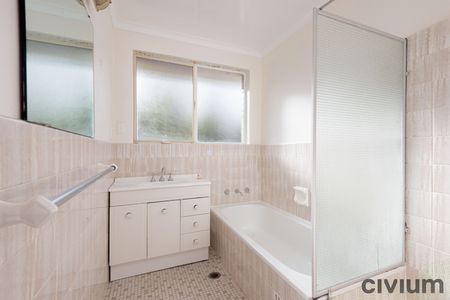4 Kennerly Street, Curtin ACT 2605 - House For Rent | Domain - Photo 5