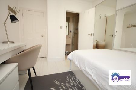 1 Bedroom Room in Flat Share To Rent - Photo 3