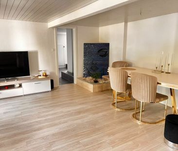Grosszügige 3.5-Zimmer-Wohnung mit Garage & Top-Verkehrsanbindung i... - Photo 2