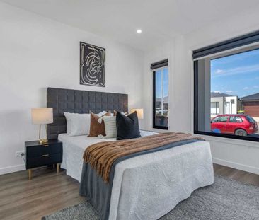 Comfortable Three-Bedroom Home with Ensuite, Ducted Heating and Spl... - Photo 4